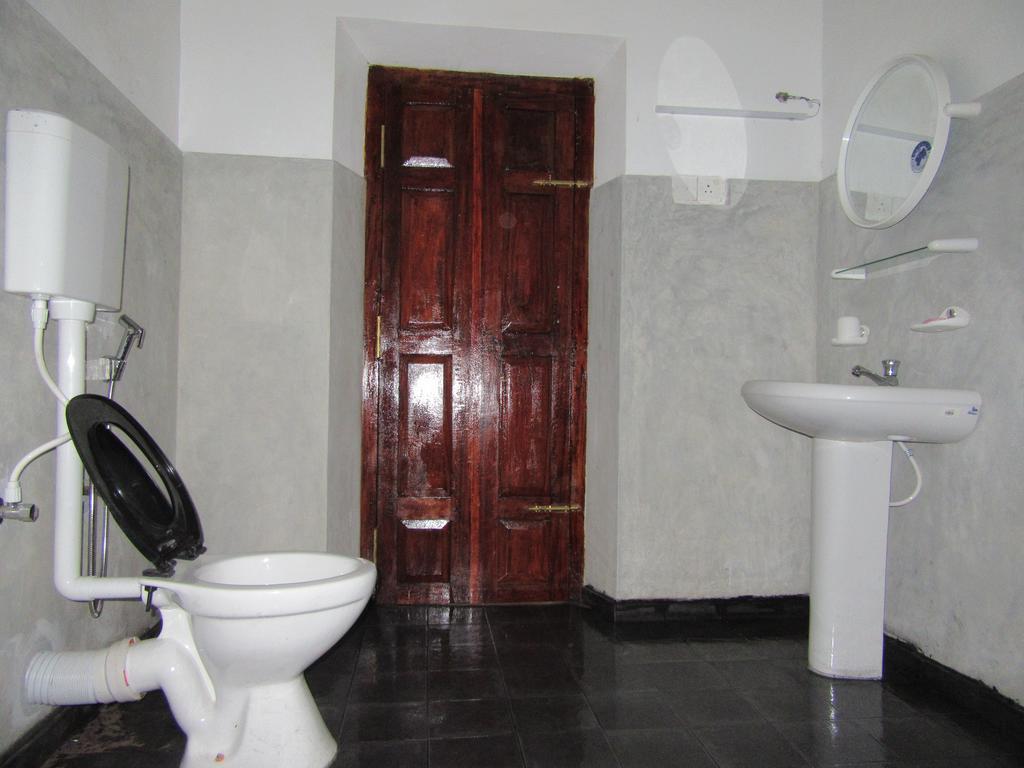 The Colonial Villa Midigama East Ngoại thất bức ảnh