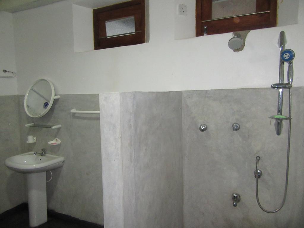 The Colonial Villa Midigama East Ngoại thất bức ảnh